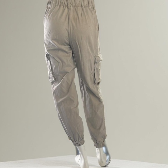 Forever 21 Women's Tan Cargo Pants size S - Picture 5 of 5